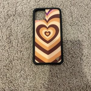 Brown Heart WILDFLOWER CASE (iphone 11pro max)